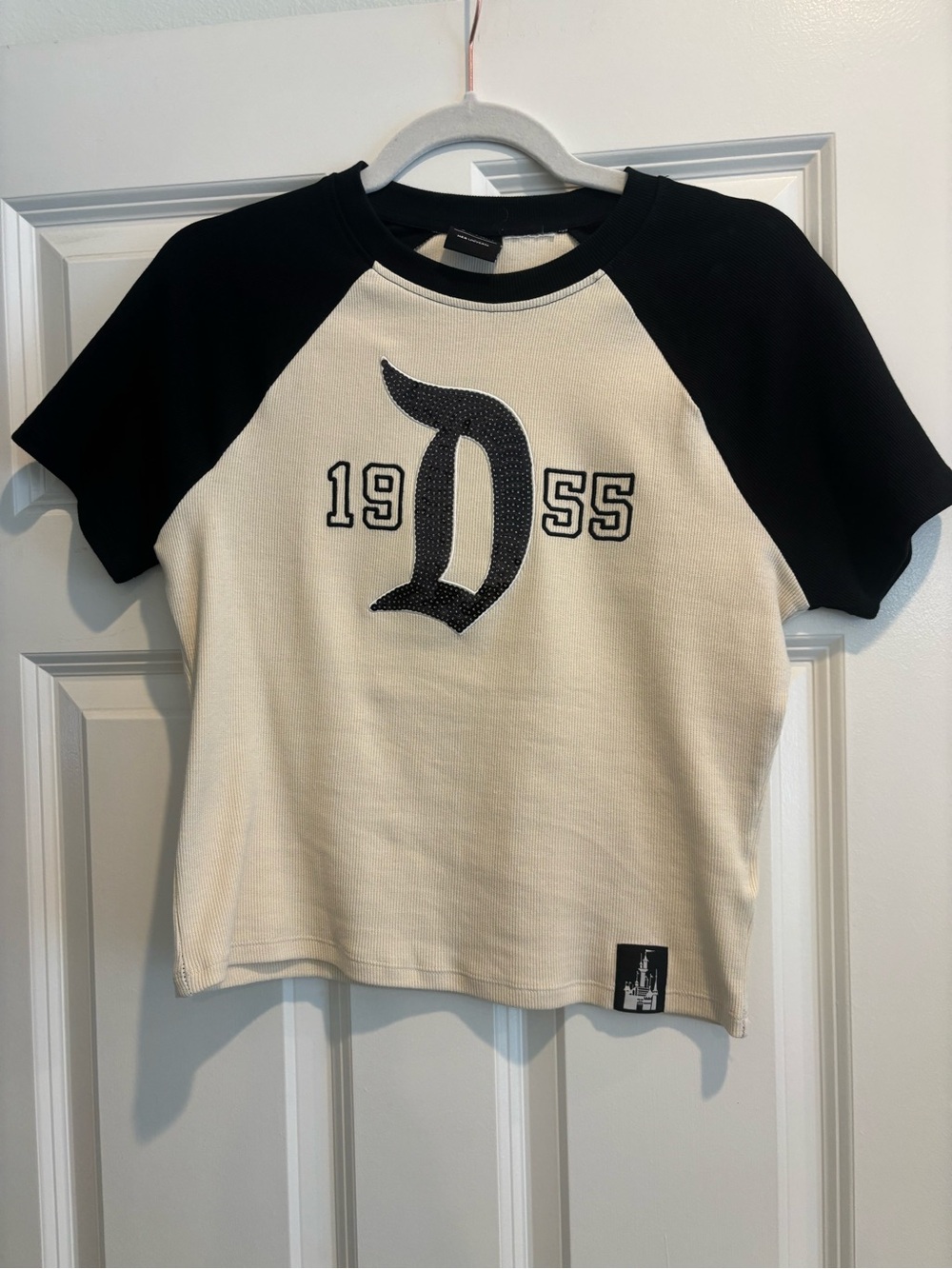 Disneyland Black & Cream 70 Year Anniversary Shirt Size Small